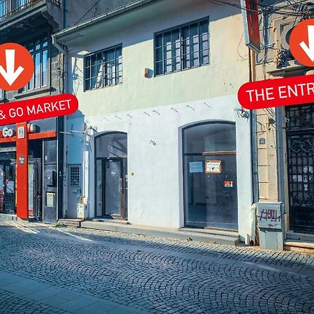 Cool Flat With Hot Tub In The Old Town Apartment Bukares Bagian luar foto